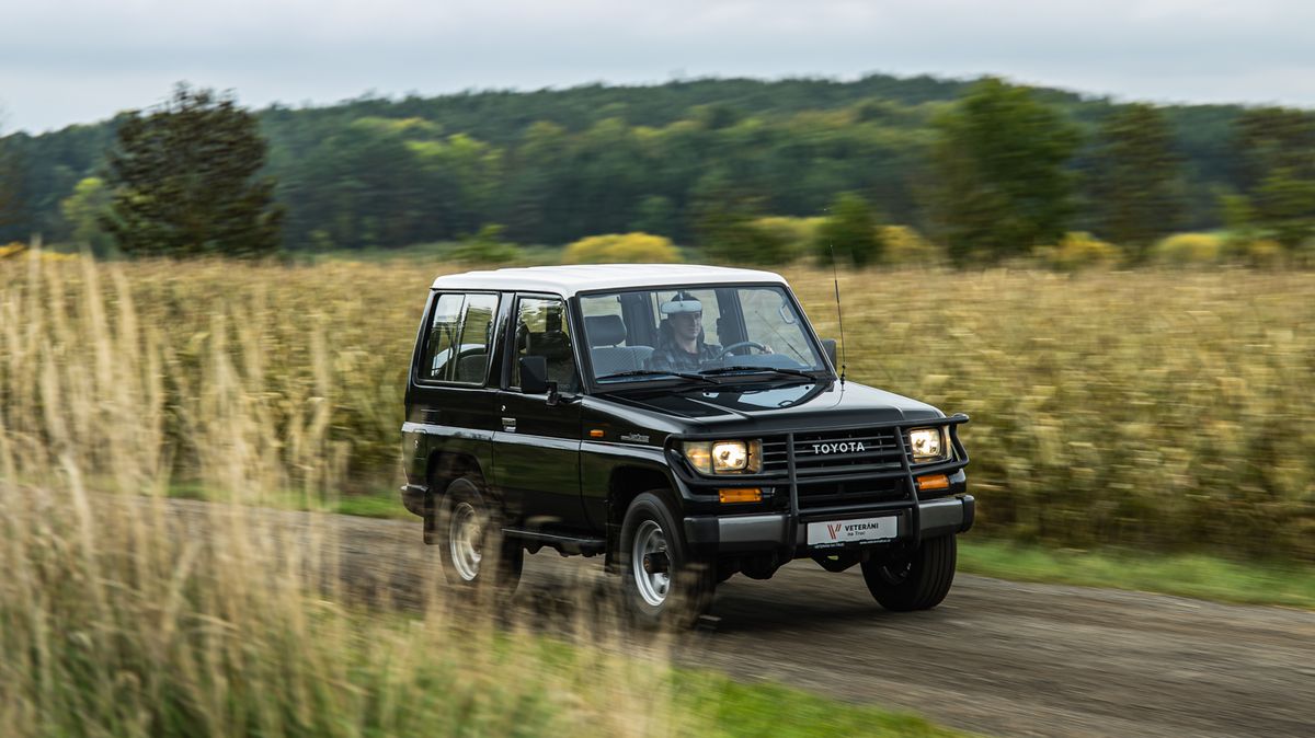 Klasická Toyota Land Cruiser má pověst nezničitelného auta. Po právu. Vyzkoušeli jsme jednu z nejznámějších verzí